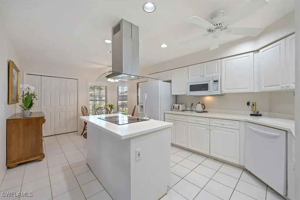 203 Via Perignon Naples FL 34119