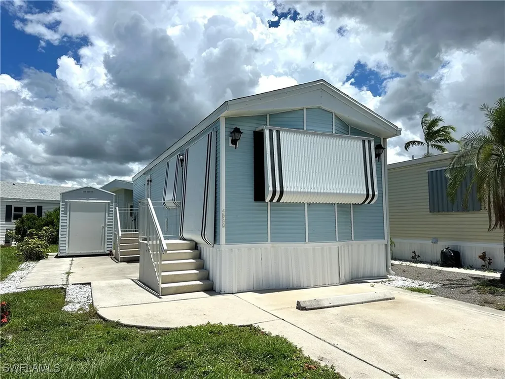 4540 Split Log Lane E Estero FL 33928
