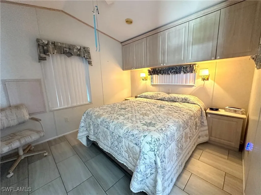 4540 Split Log Lane E Estero FL 33928