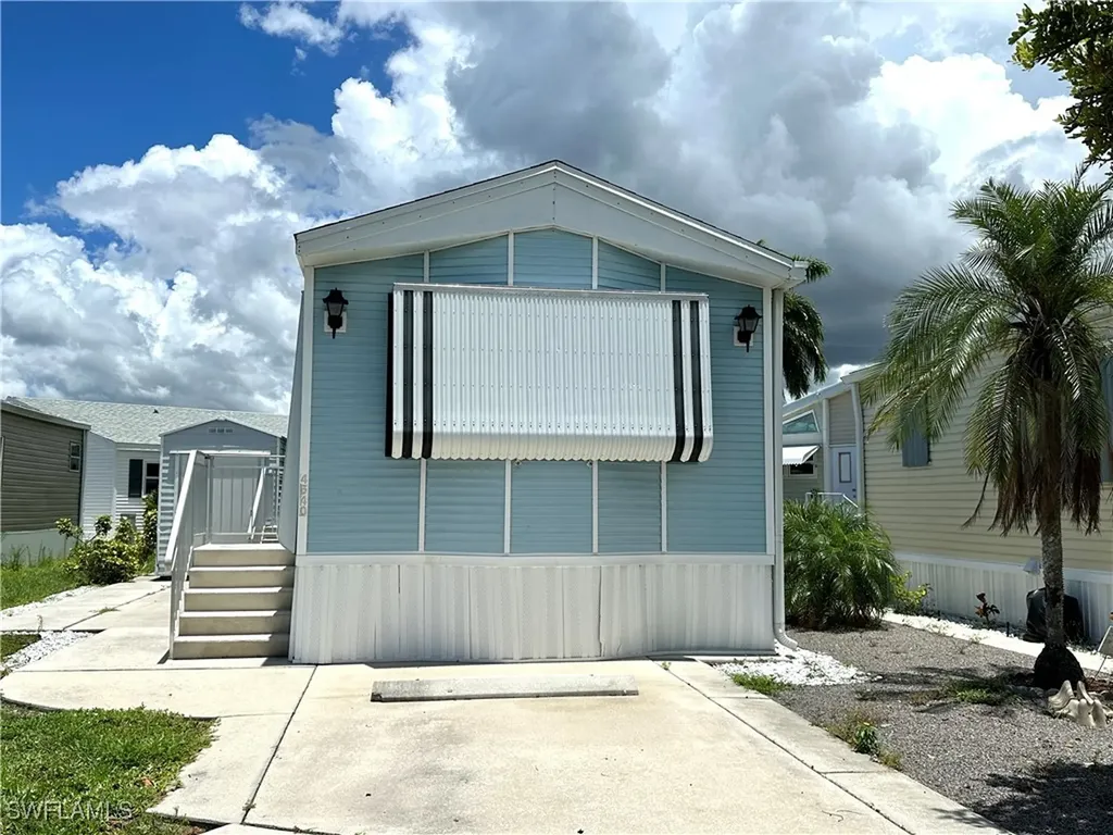 4540 Split Log Lane E Estero FL 33928