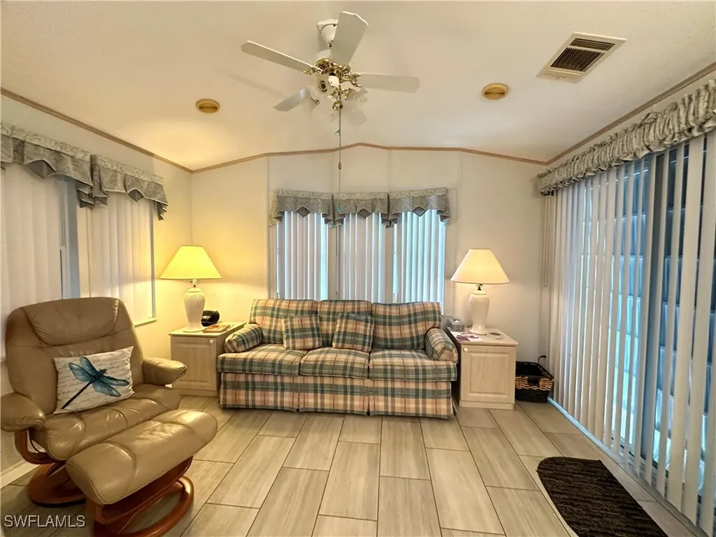 4540 Split Log Lane E Estero FL 33928