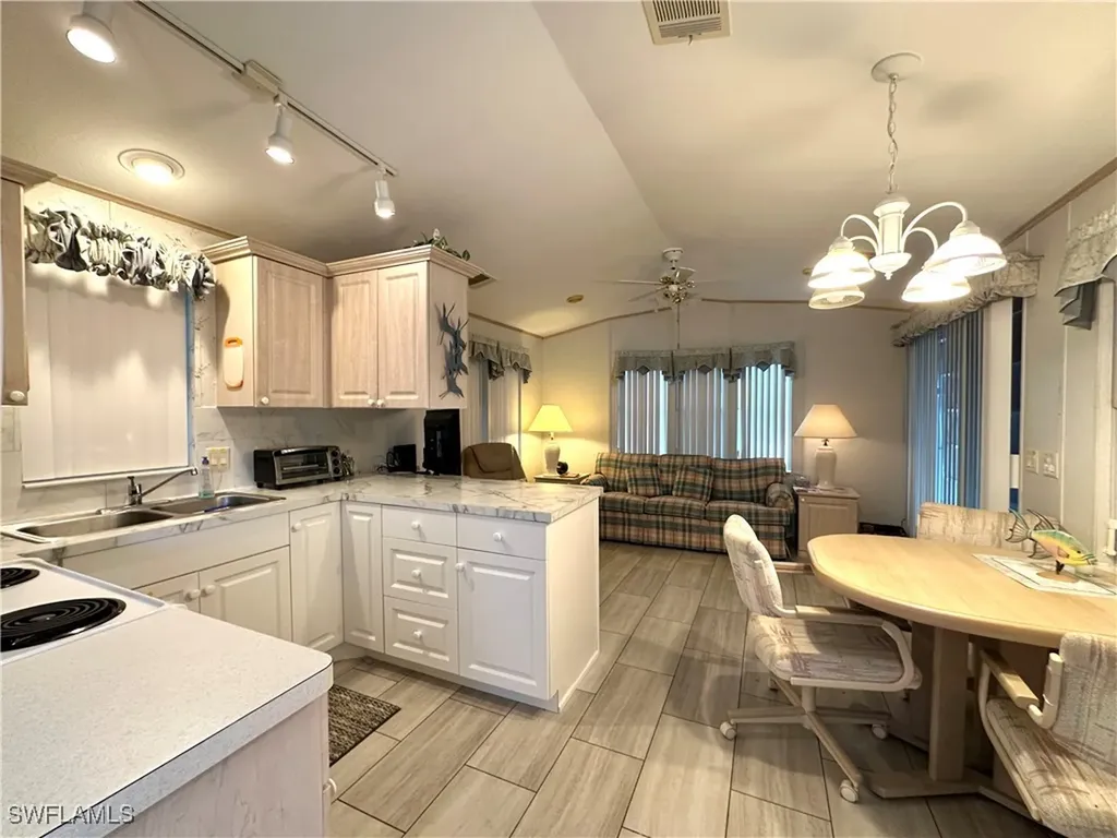 4540 Split Log Lane E Estero FL 33928