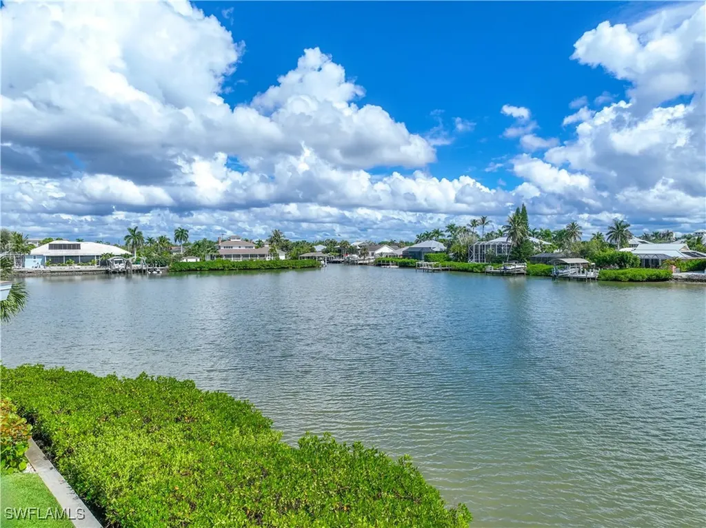 330 Kon Tiki Drive Naples FL 34113