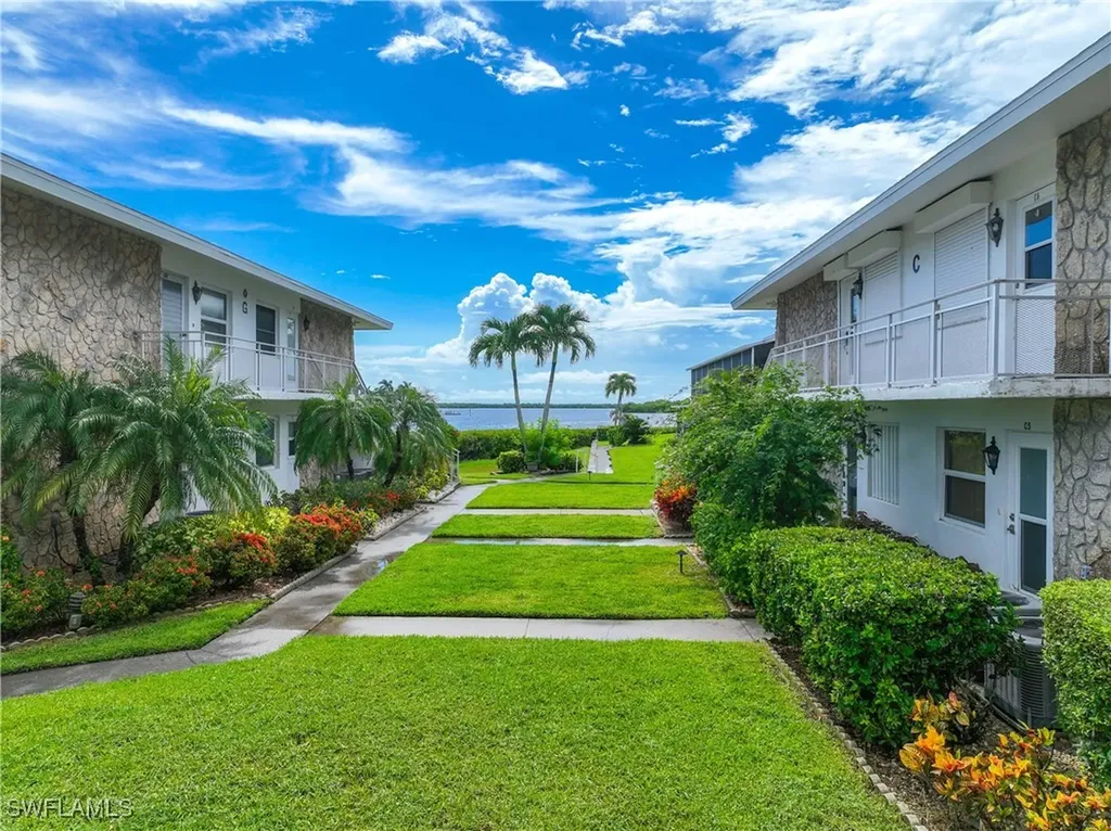 330 Kon Tiki Drive Naples FL 34113