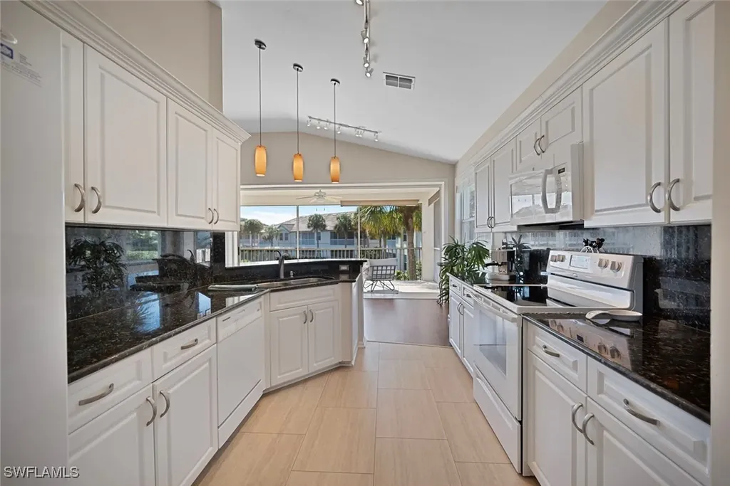 7774 Gardner Drive Naples FL 34109