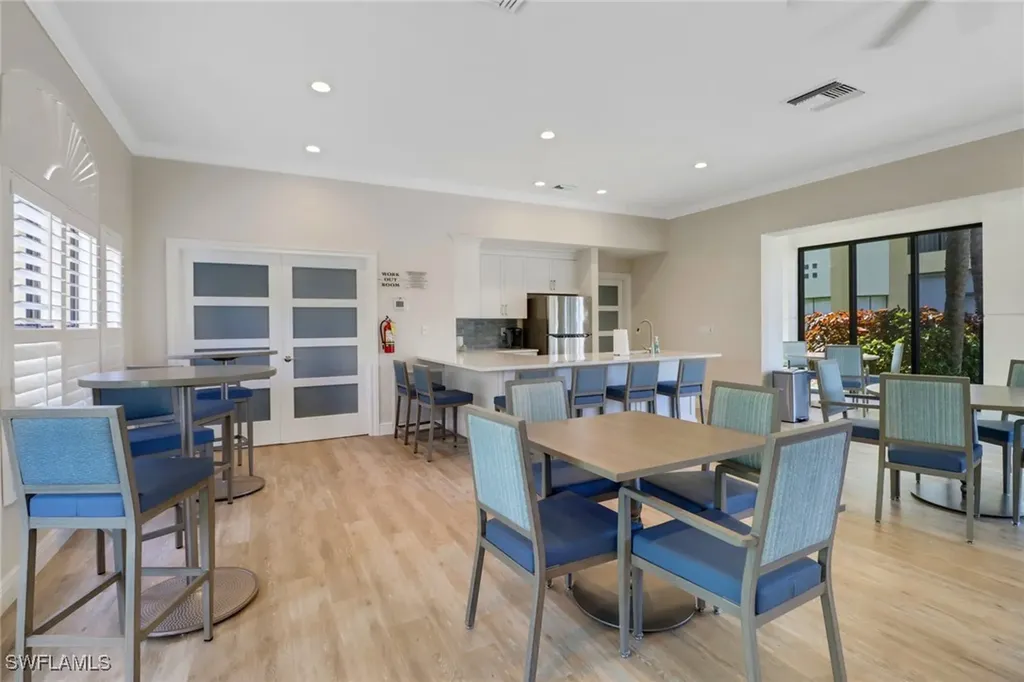 184 Vintage Circle Naples FL 34119