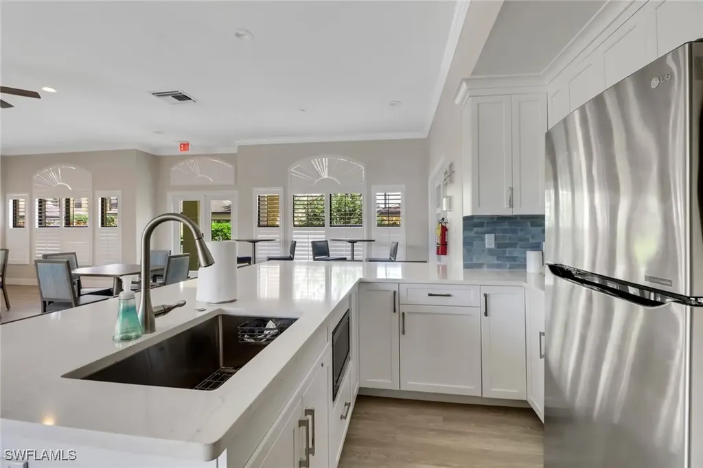 184 Vintage Circle Naples FL 34119