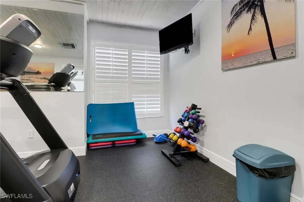 184 Vintage Circle Naples FL 34119