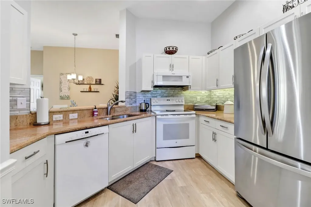 184 Vintage Circle Naples FL 34119