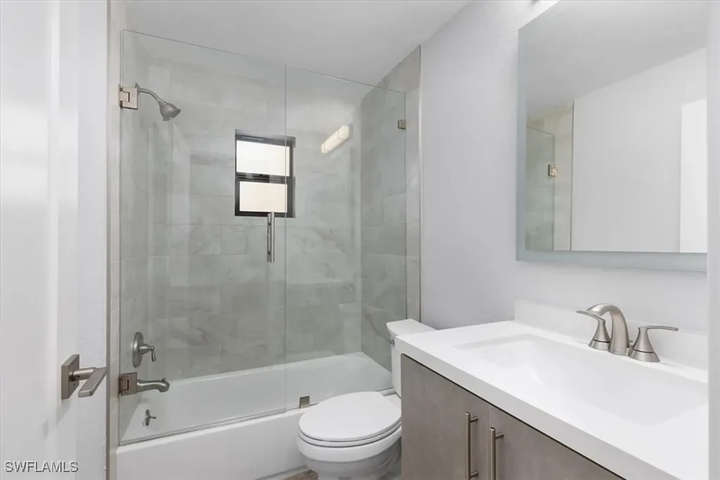 3240 Collee Court Naples FL 34112