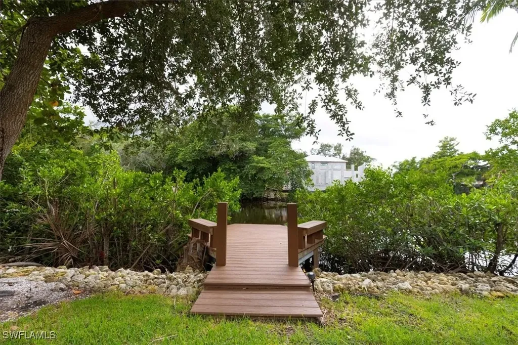3240 Collee Court Naples FL 34112