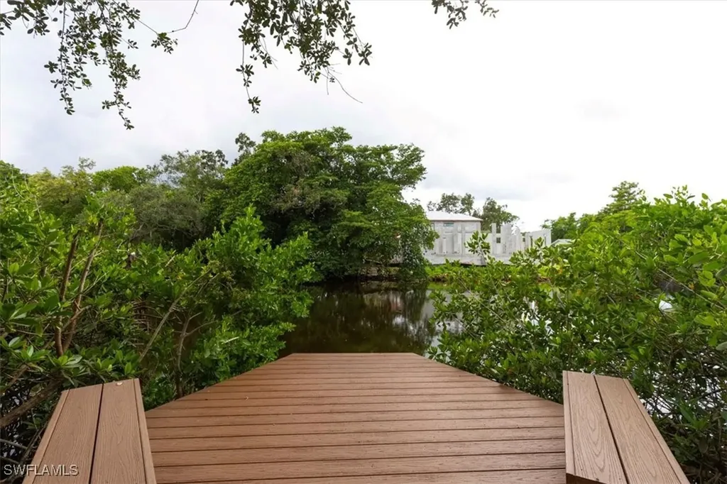 3240 Collee Court Naples FL 34112