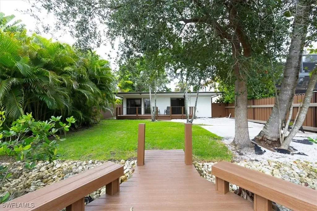 3240 Collee Court Naples FL 34112
