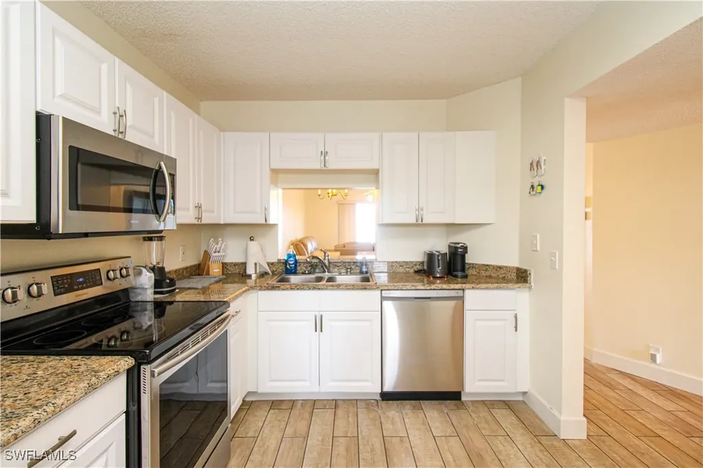 7794 Emerald Circle Naples FL 34109