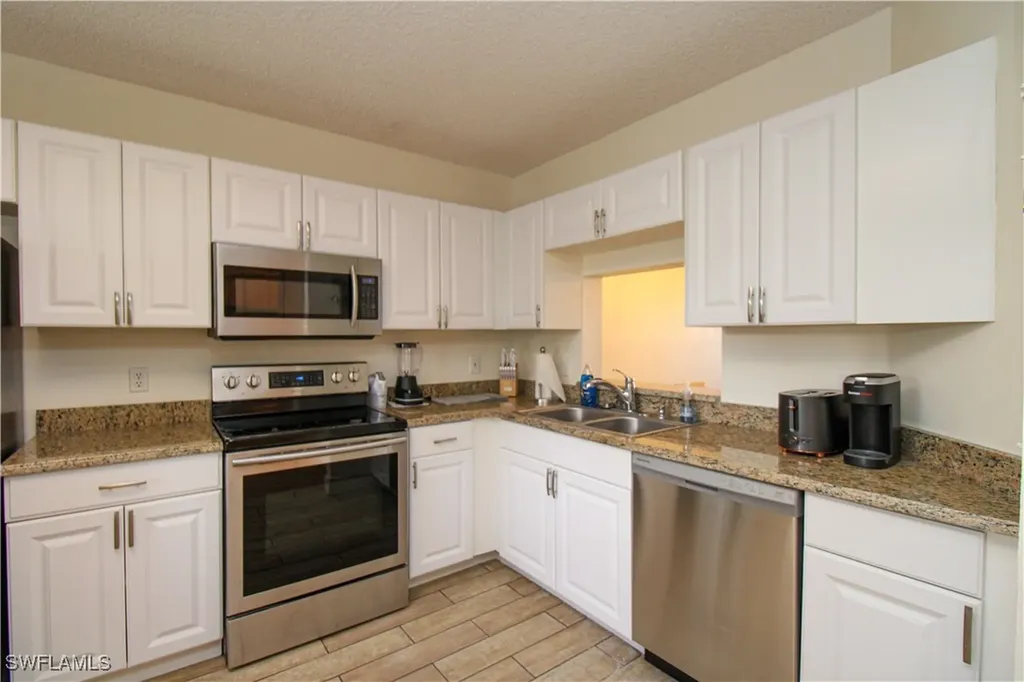 7794 Emerald Circle Naples FL 34109