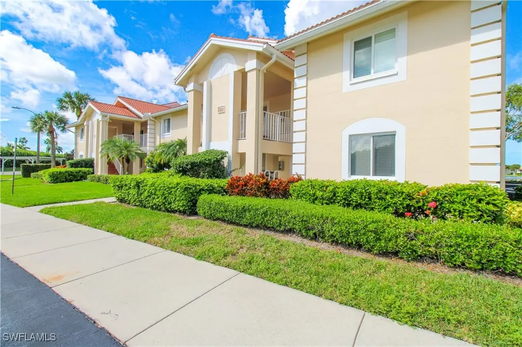 7794 Emerald Circle Naples FL 34109