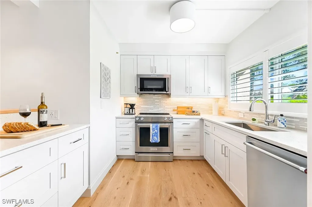 1334 Crayton Road Naples FL 34102