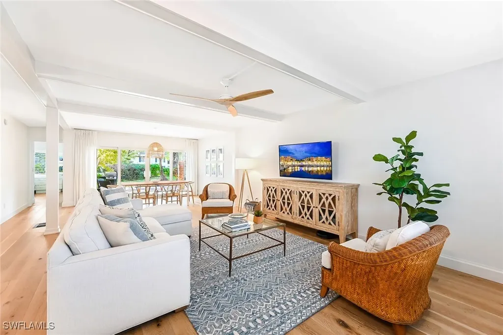 1334 Crayton Road Naples FL 34102