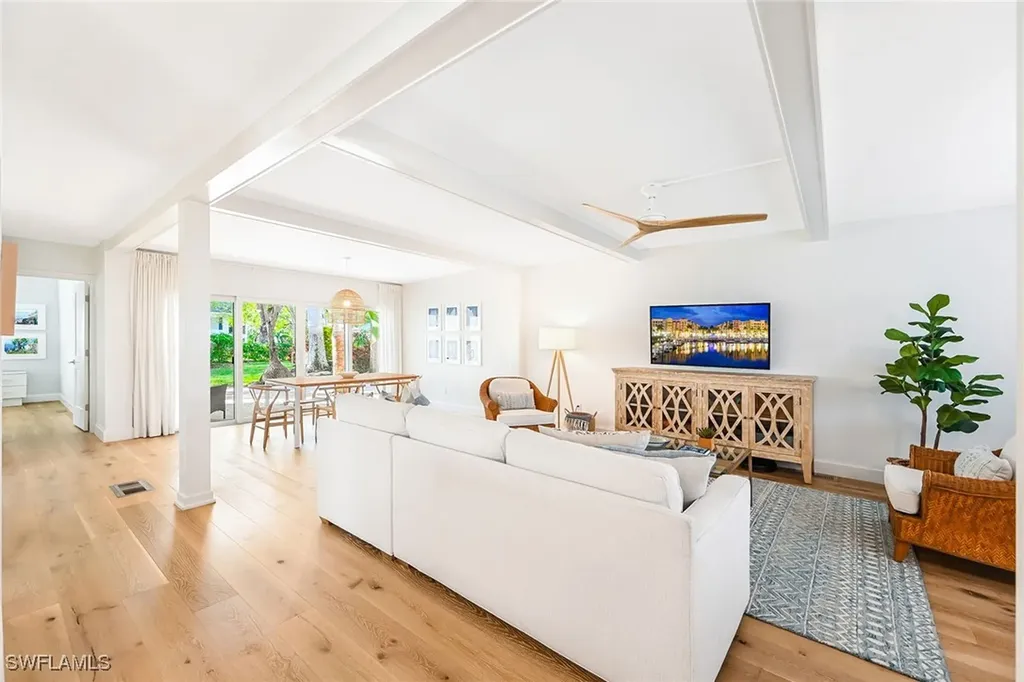 1334 Crayton Road Naples FL 34102