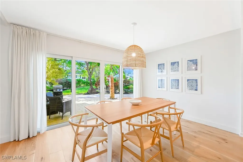 1334 Crayton Road Naples FL 34102