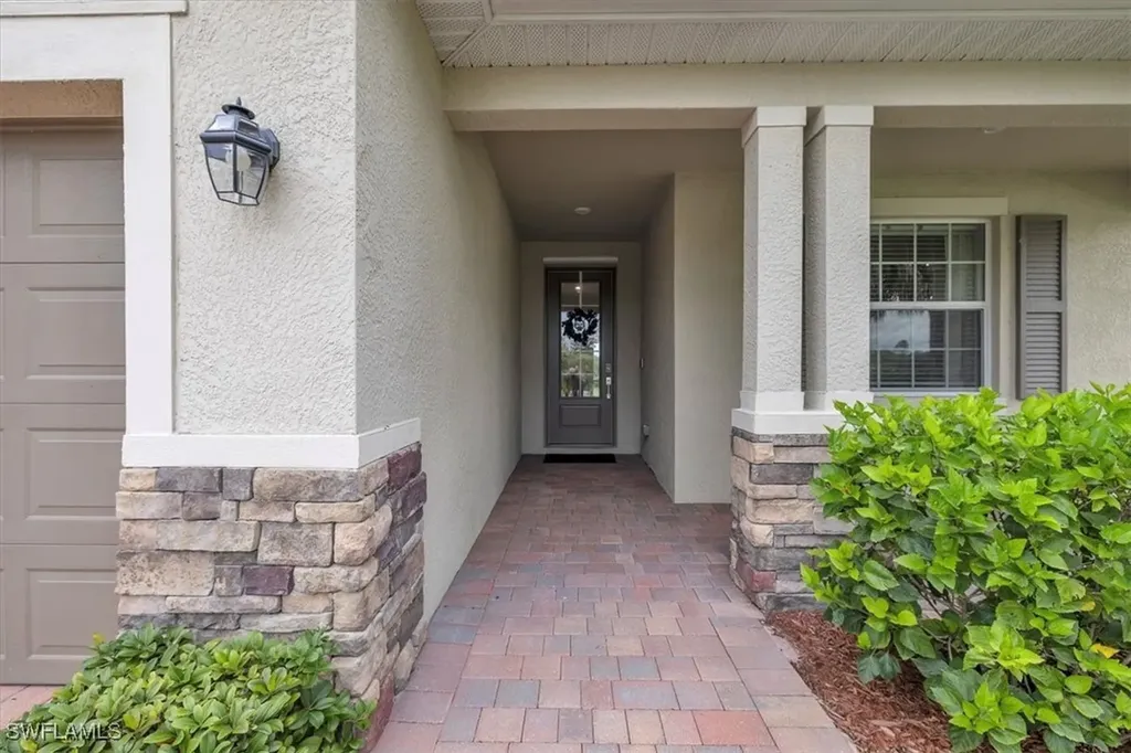 3101 E Windsor Drive Alva FL 33920