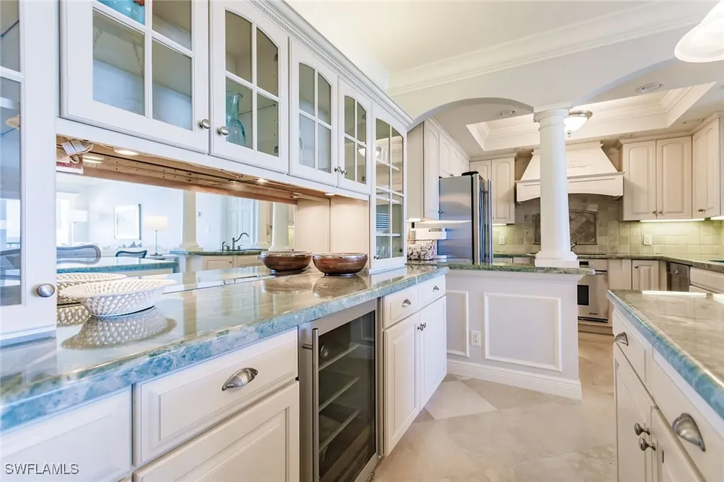 2885 Gulf Shore Boulevard N Naples FL 34103
