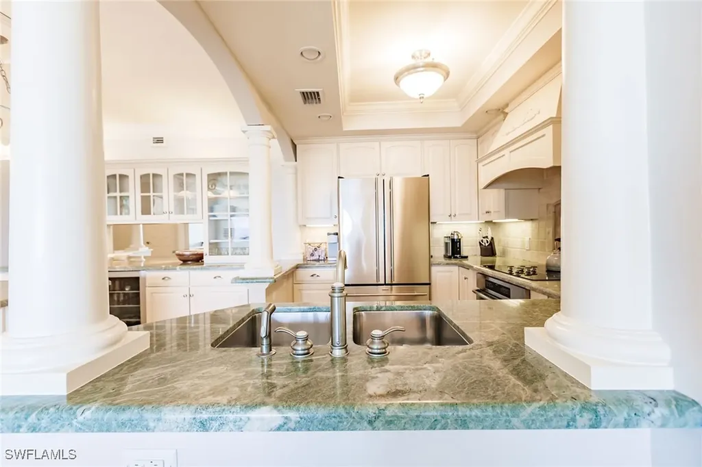 2885 Gulf Shore Boulevard N Naples FL 34103