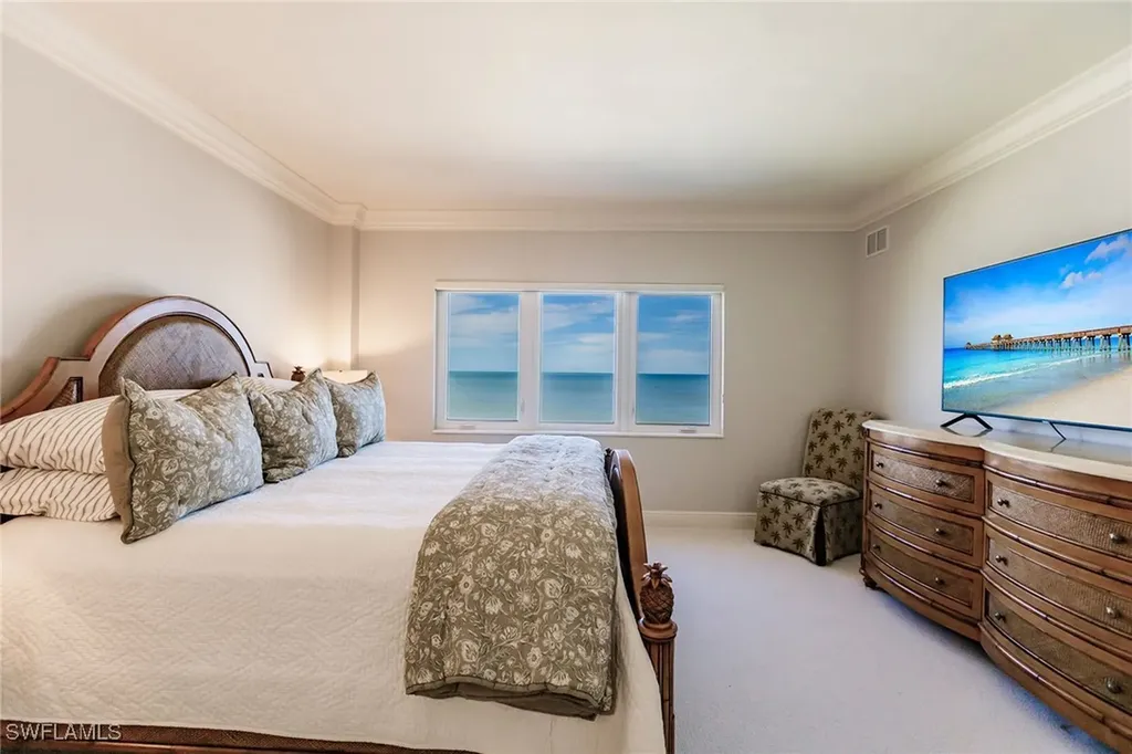 2885 Gulf Shore Boulevard N Naples FL 34103