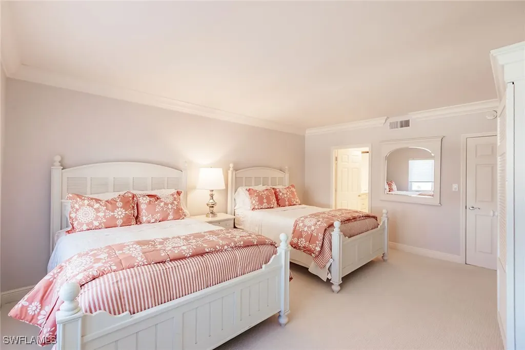 2885 Gulf Shore Boulevard N Naples FL 34103