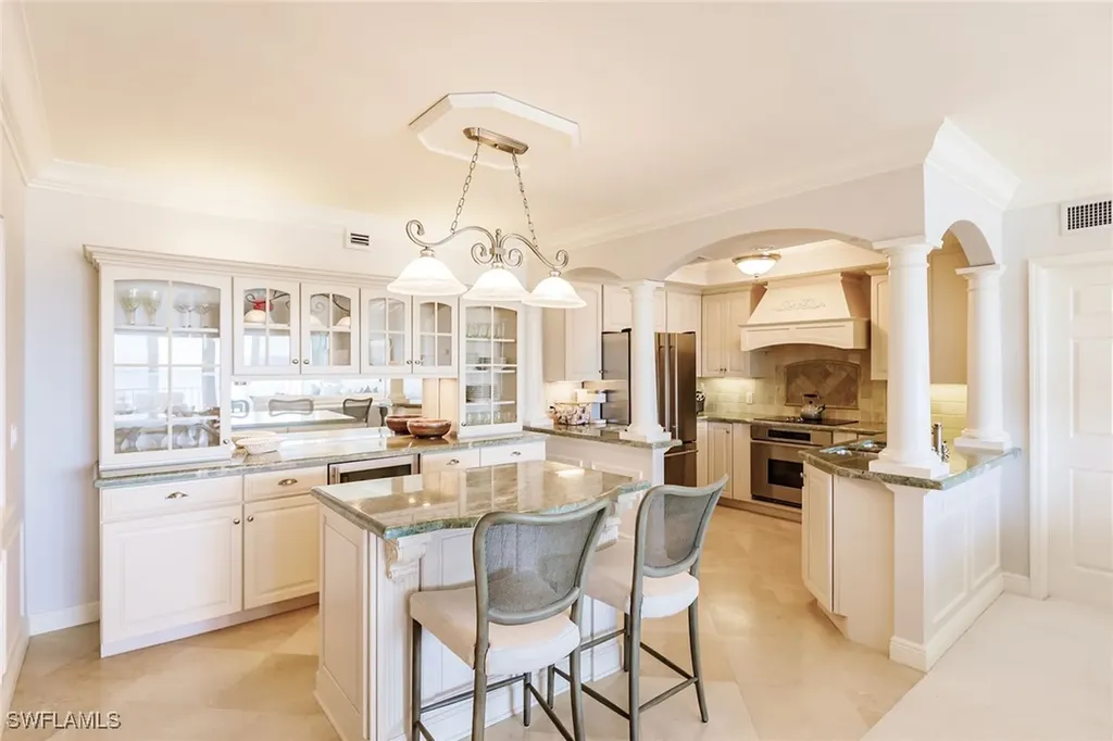 2885 Gulf Shore Boulevard N Naples FL 34103