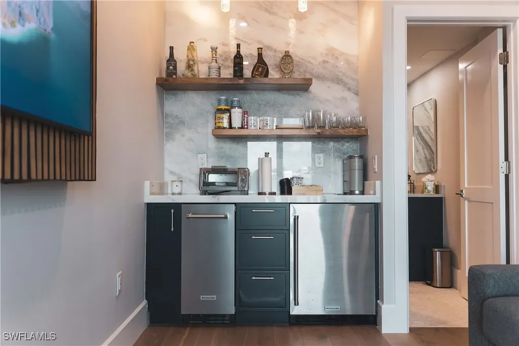 10420 Gulf Shore Drive Naples FL 34108