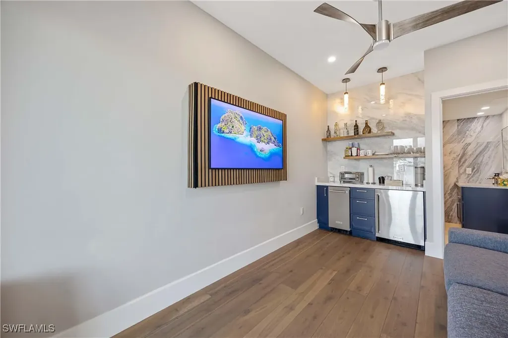 10420 Gulf Shore Drive Naples FL 34108