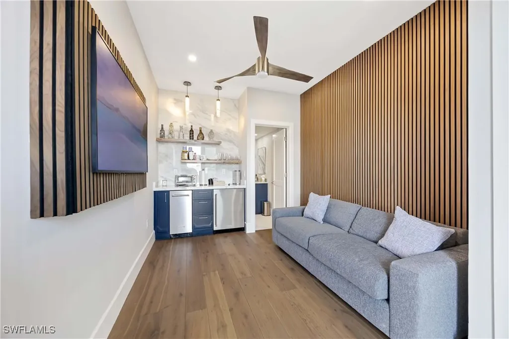 10420 Gulf Shore Drive Naples FL 34108