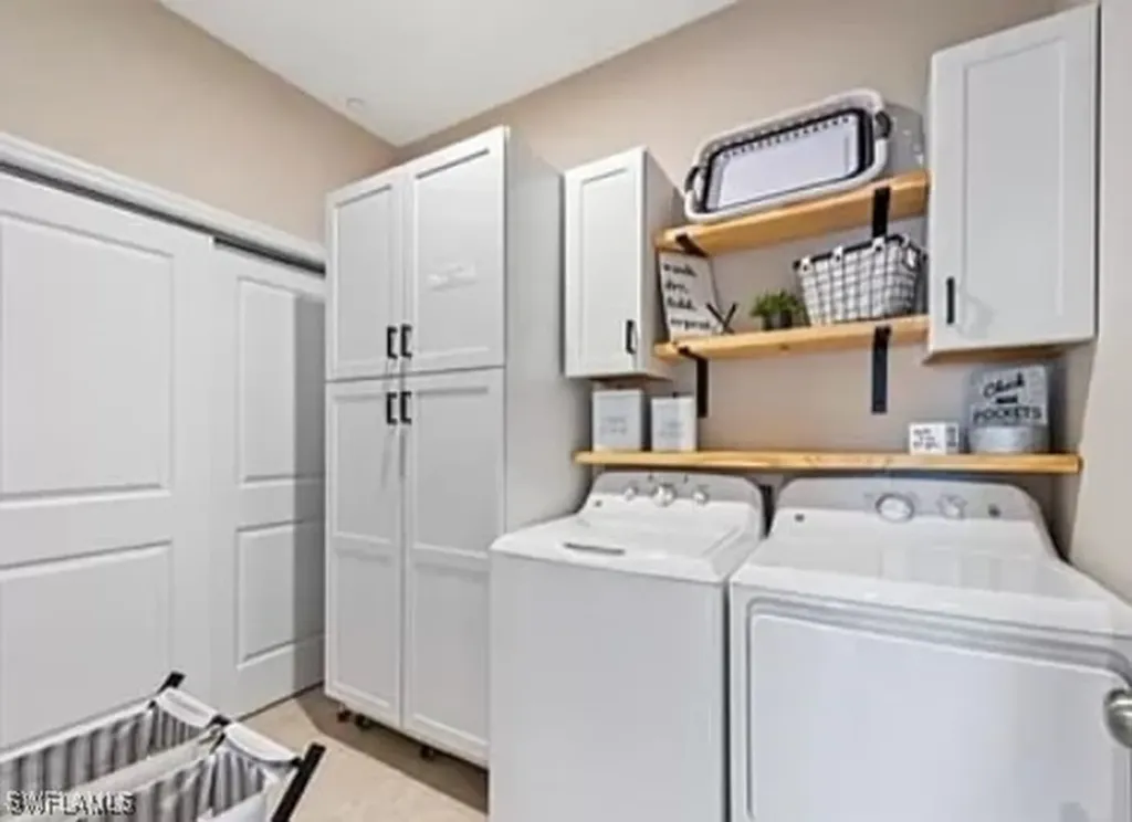 9397 Pocida Court Naples FL 34119