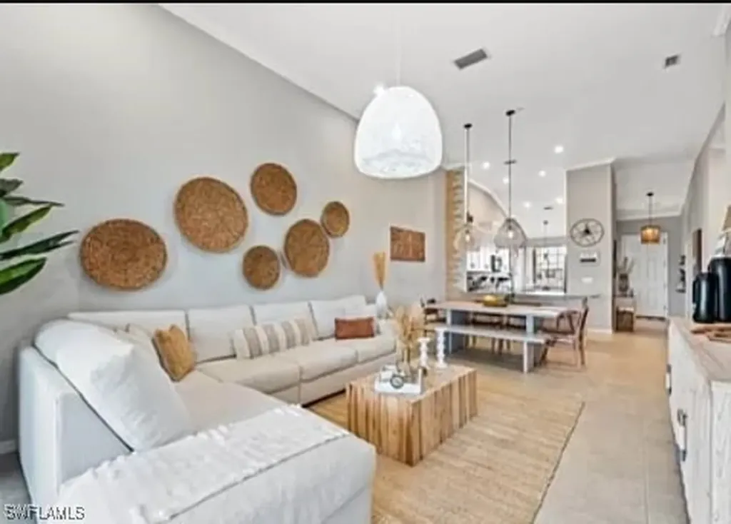9397 Pocida Court Naples FL 34119