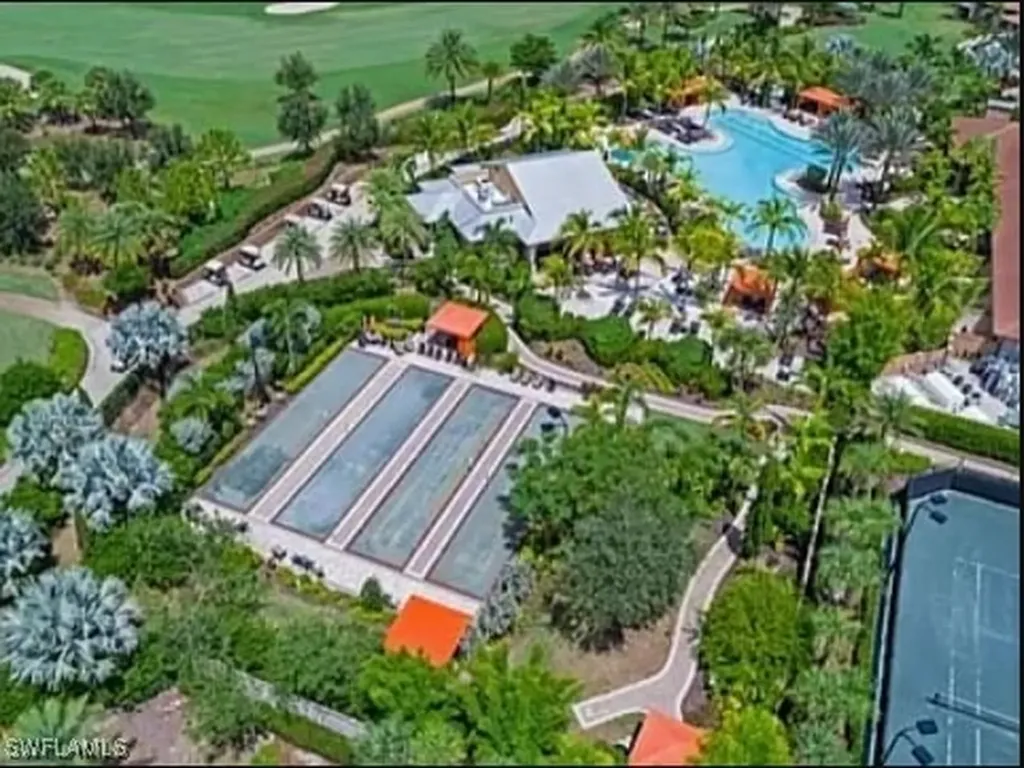 9397 Pocida Court Naples FL 34119