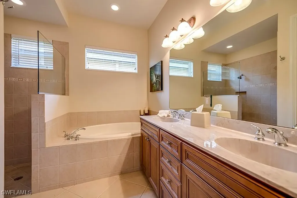 6101 Dogleg Drive Naples FL 34113
