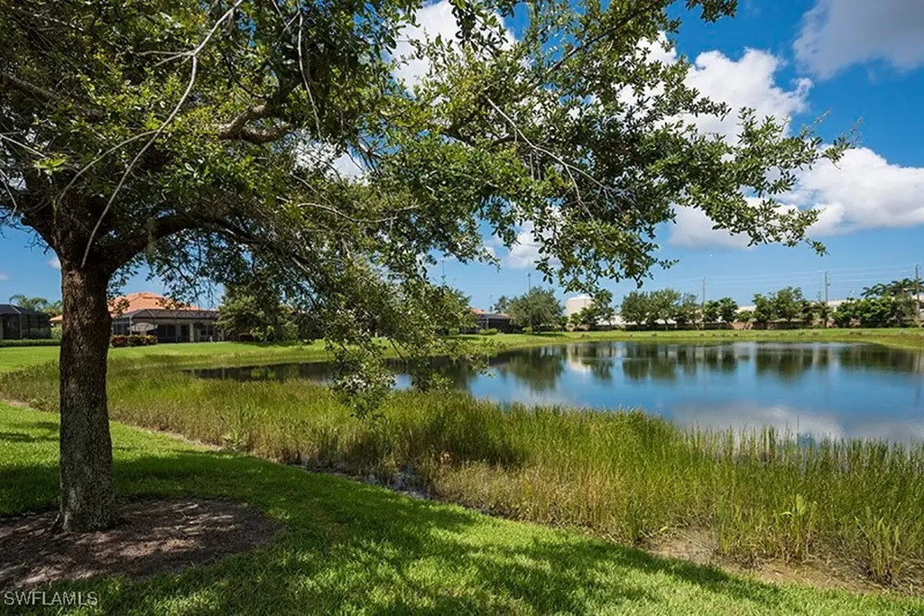 6101 Dogleg Drive Naples FL 34113