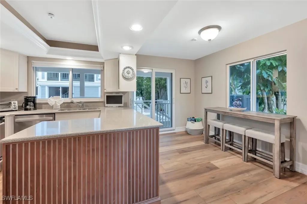 180 6th Avenue S Naples FL 34102