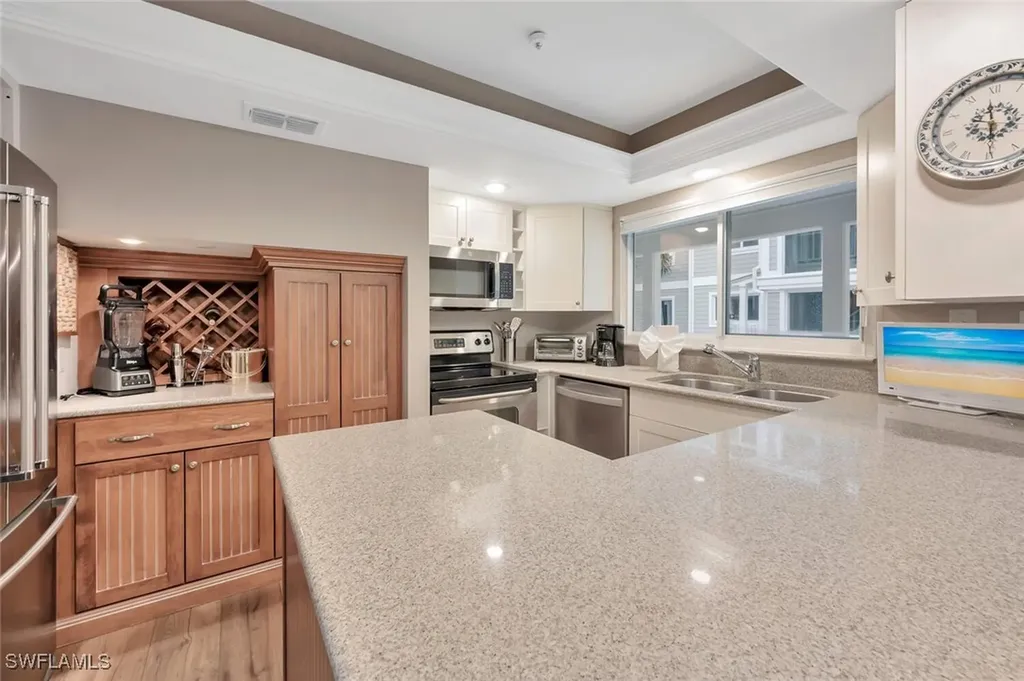 180 6th Avenue S Naples FL 34102
