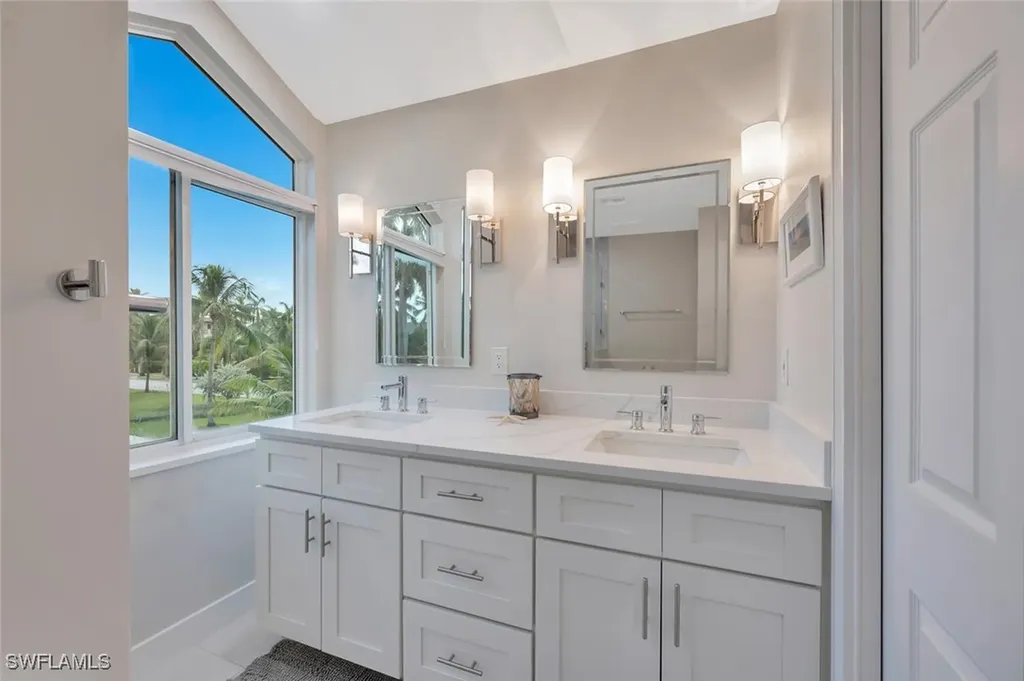 180 6th Avenue S Naples FL 34102