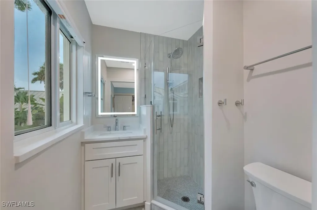 180 6th Avenue S Naples FL 34102