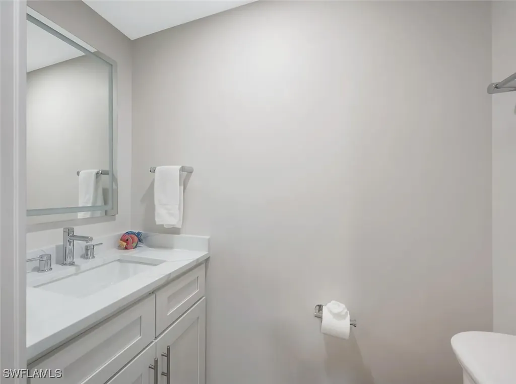 180 6th Avenue S Naples FL 34102
