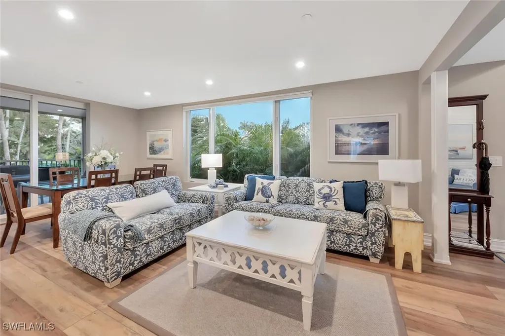180 6th Avenue S Naples FL 34102