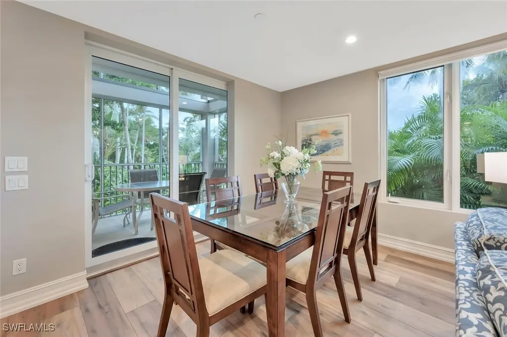 180 6th Avenue S Naples FL 34102