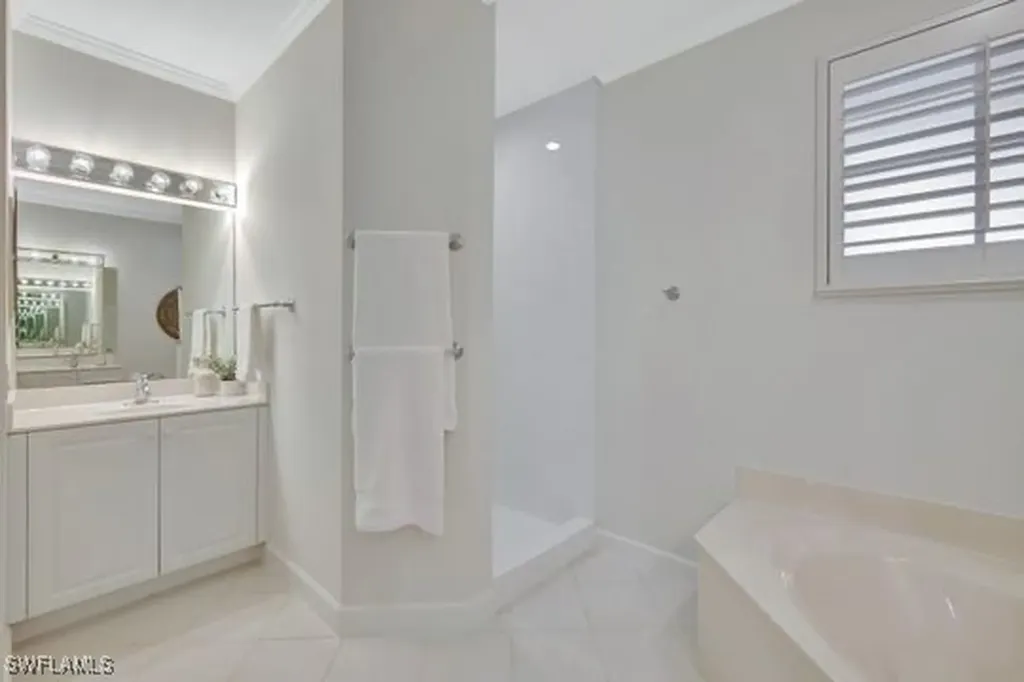 2185 Hawksridge Drive Naples FL 34105