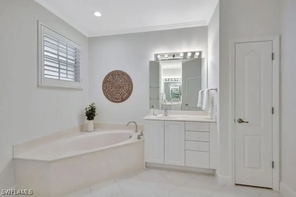 2185 Hawksridge Drive Naples FL 34105