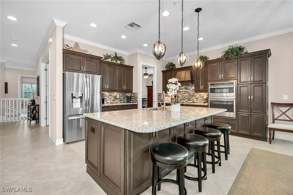 7813 Hawthorne Drive Naples FL 34113