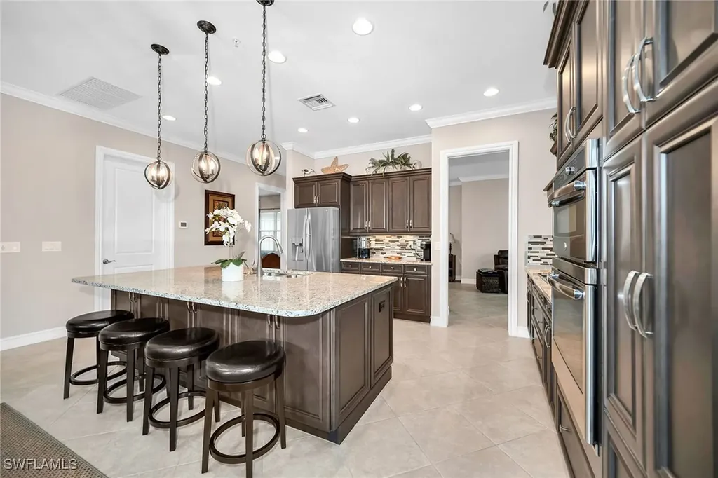 7813 Hawthorne Drive Naples FL 34113