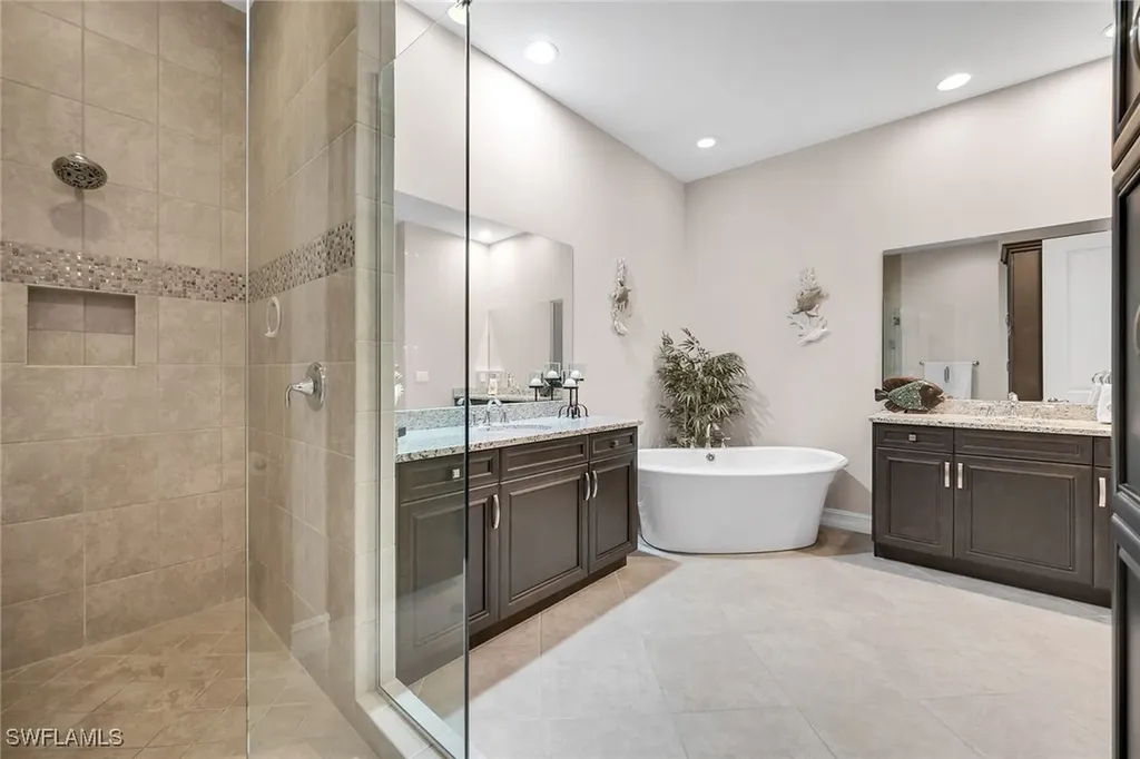 7813 Hawthorne Drive Naples FL 34113